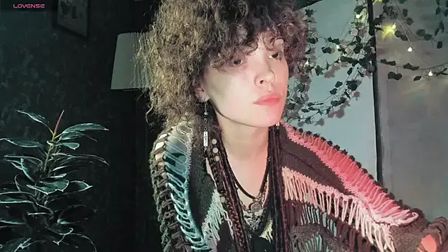 MiraKova – webcam model profile photo Image 11