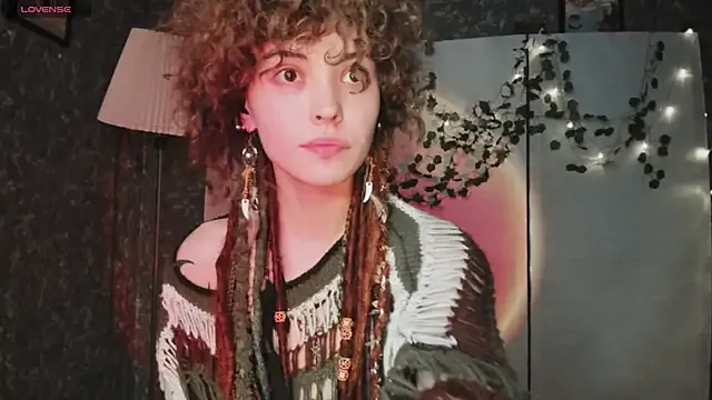 MiraKova – webcam model profile photo Image 15