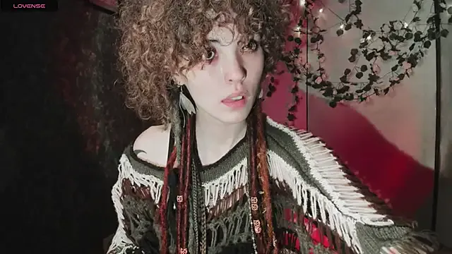 MiraKova – webcam model profile photo Image 17