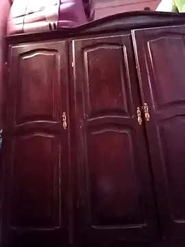 maataaan – webcam model profile photo Image 4