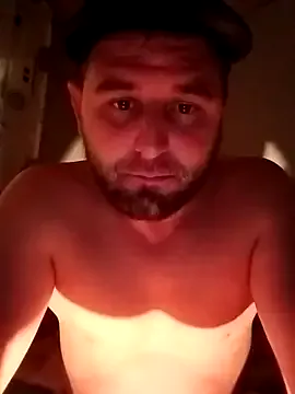 zui_lu – webcam model profile photo Image 3