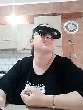 oxo_yuna_oxo – webcam model profile photo Image 10