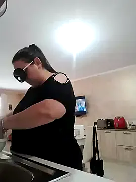 oxo_yuna_oxo – webcam model profile photo Image 13