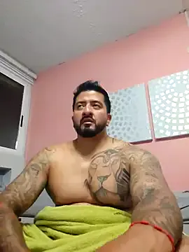 oypo – webcam model profile photo Image 2