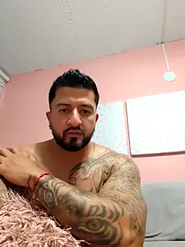 oypo – webcam model profile photo Image 4