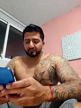 oypo – webcam model profile photo Image 6