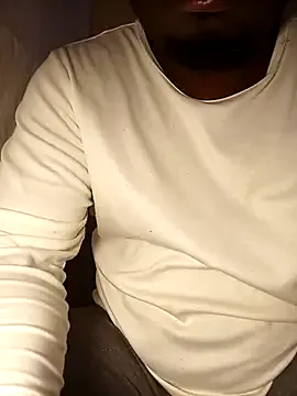 roouse – webcam model profile photo Image 13