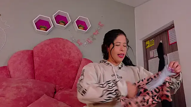 HotBella- – webcam model profile photo Image 13