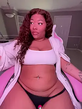 _Alicee_1 – webcam model profile photo Image 2