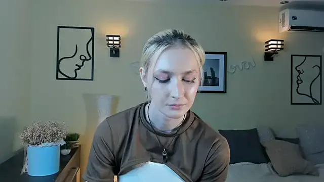 MarieLima – webcam model profile photo Image 6