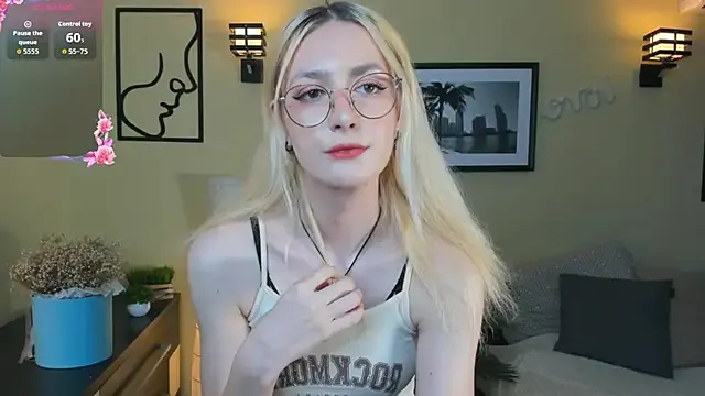 MarieLima – webcam model profile photo Image 8