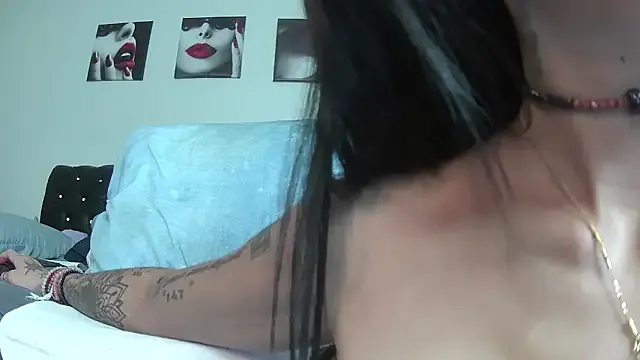  – webcam model profile photo Image 18