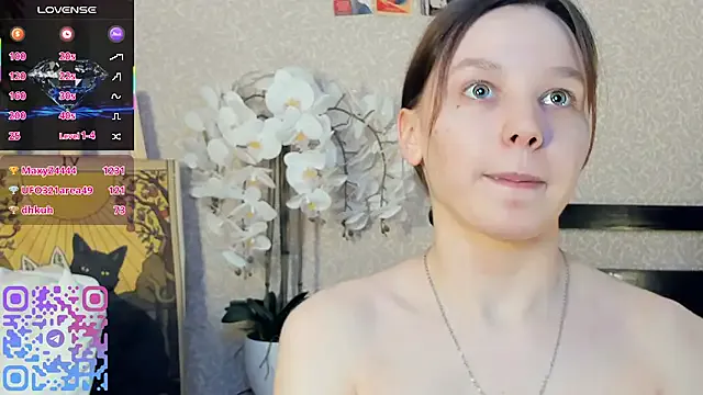 StellaFletcher – webcam model profile photo Image 1
