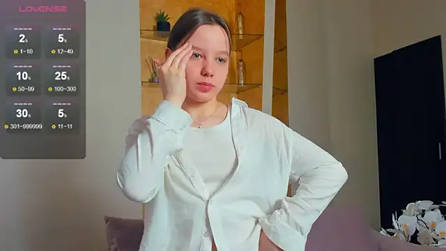 StellaFletcher – webcam model profile photo Image 13