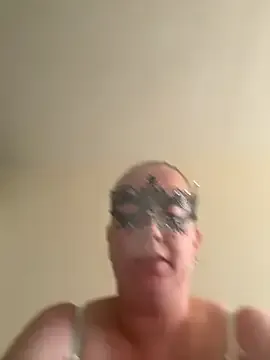 roouse – webcam model profile photo Image 9