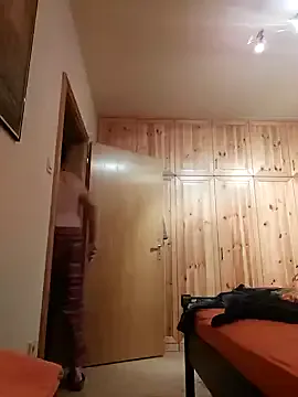 Yui-Ch – webcam model profile photo Image 18