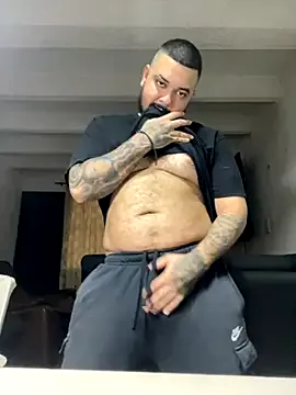  – webcam model profile photo Image 18