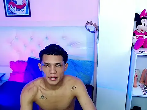 maataaan – webcam model profile photo Image 4