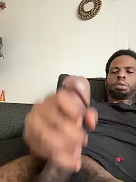 roouse – webcam model profile photo Image 6