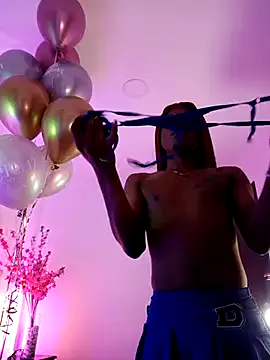 zui_lu – webcam model profile photo Image 18