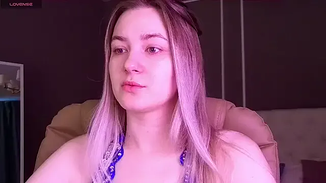 Yui-Ch – webcam model profile photo Image 18