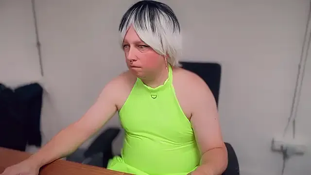 LushianaFitness – webcam model profile photo Image 19