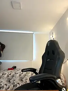 FroggyAnna – webcam model profile photo Image 4