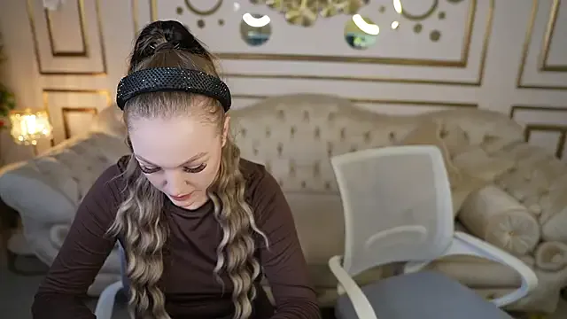 clarachanelricek – webcam model profile photo Image 3