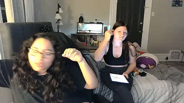 emma05 – webcam model profile photo Image 1