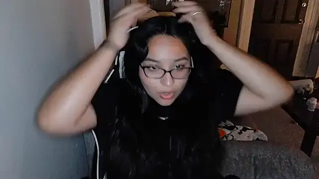 emma05 – webcam model profile photo Image 3