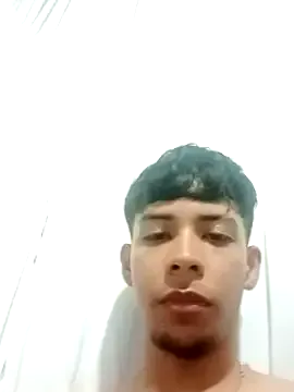 roouse – webcam model profile photo Image 6