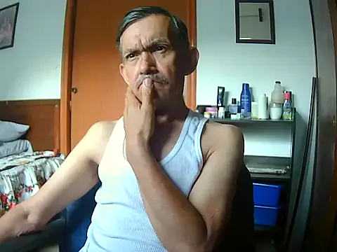 monster_33 – webcam model profile photo Image 4