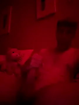 roouse – webcam model profile photo Image 10