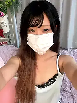 zui_lu – webcam model profile photo Image 8