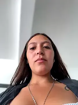  – webcam model profile photo Image 12