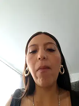  – webcam model profile photo Image 7