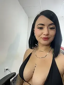 AdrennaLynee – webcam model profile photo Image 6