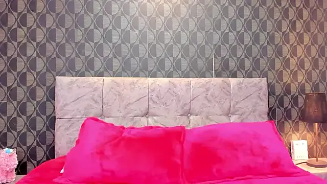 AmelieDavis – webcam model profile photo Image 14