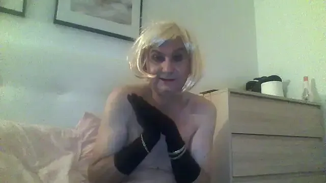 maataaan – webcam model profile photo Image 5