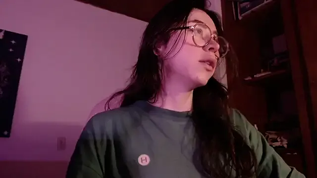 _Alicee_1 – webcam model profile photo Image 19