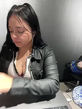 HotBella- – webcam model profile photo Image 15