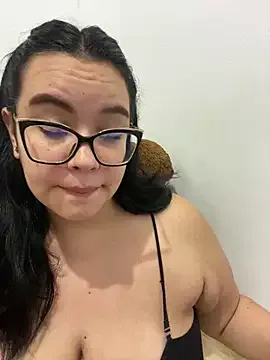 Yui-Ch – webcam model profile photo Image 8