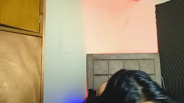 zui_lu – webcam model profile photo Image 16