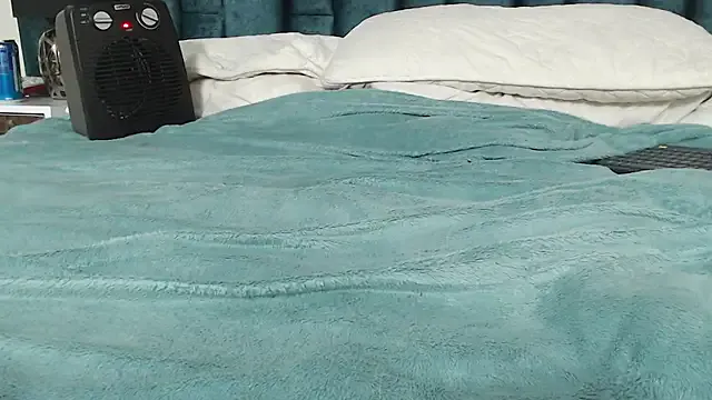 roouse – webcam model profile photo Image 5