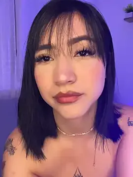 Sandra – webcam model profile photo Image 5