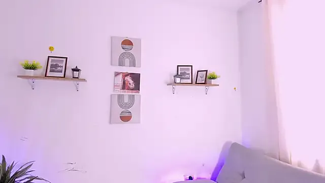 Sandra – webcam model profile photo Image 6