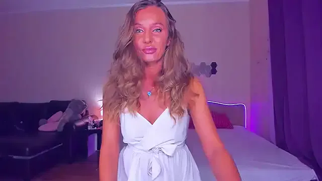 MaddieVixen – webcam model profile photo Image 15