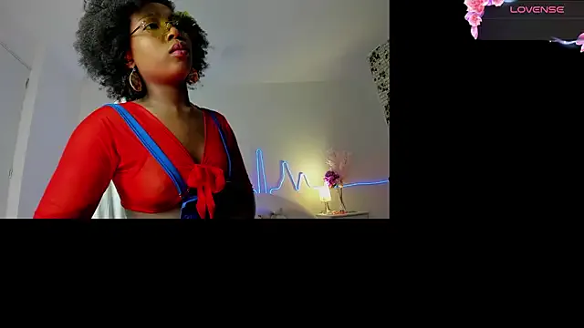 kimkatyrides – webcam model profile photo Image 4