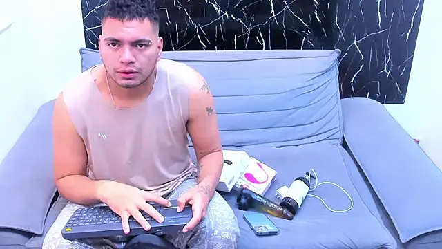 EnriquevillaF – webcam model profile photo