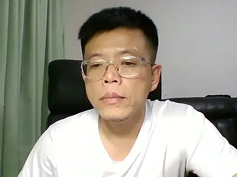 PumaShyXD – webcam model profile photo Image 7